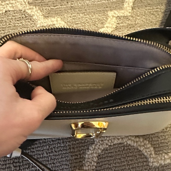 Marc Jacobs Snapshot Black and Cream Crossbody Bag - Picture 5 of 11